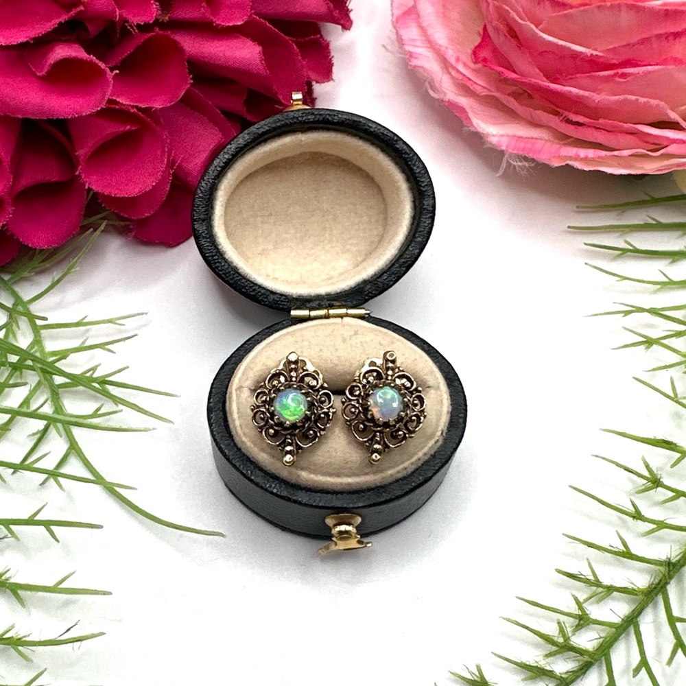 VINTAGE⚜️Rare 14K Gold Opal Lace Stud Earrings